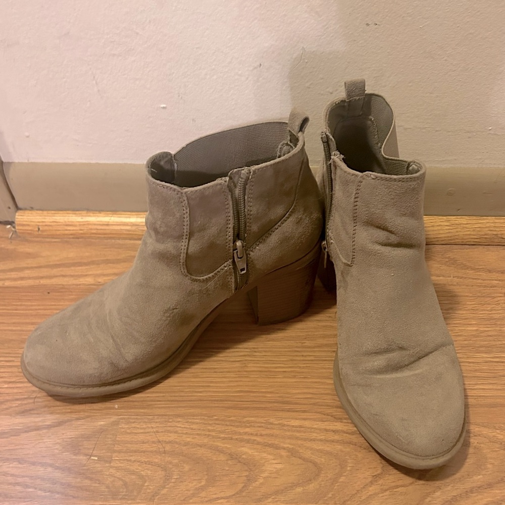 Taupe boots - 9